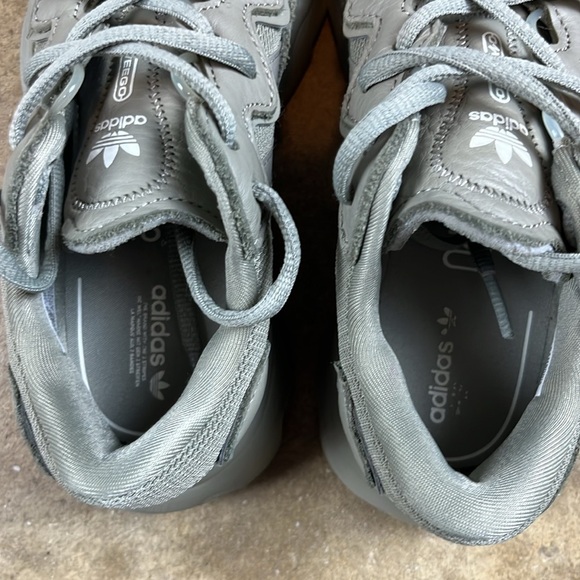 Adidas Ozweego Shoes in moss colorway
Size: 2 1/2 - Picture 4 of 8